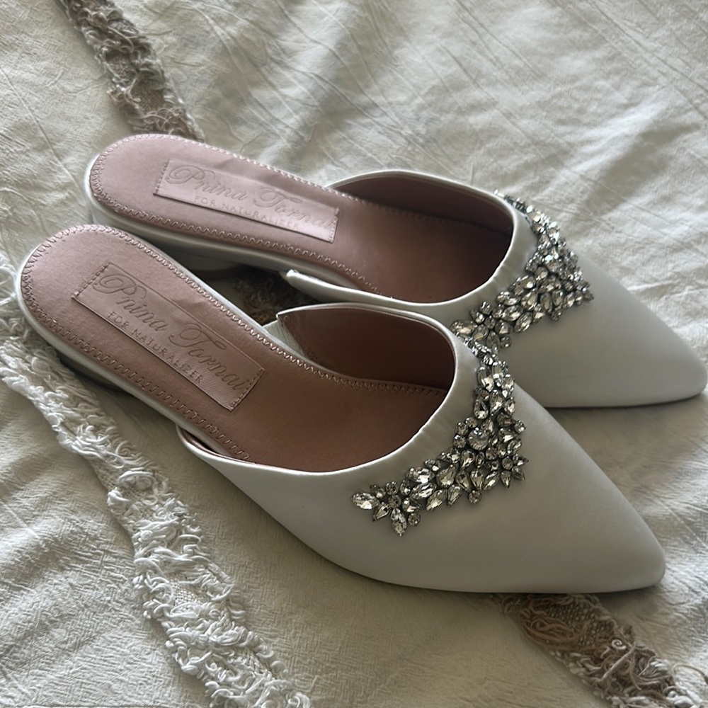 Pnina Tornai White Jeweled Pointed-Toe Mules